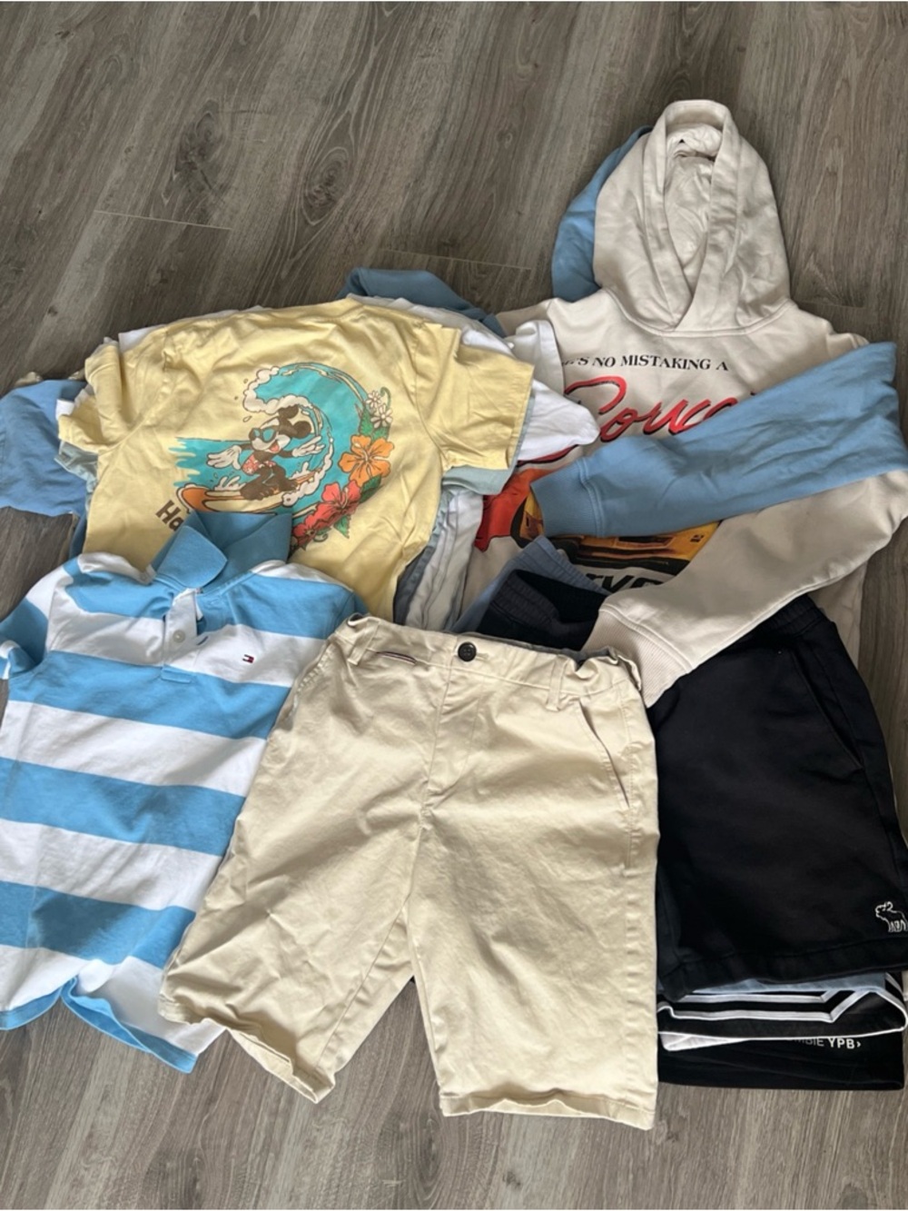 Lot of 24 Abercrombie and Fitch size 11-12 Shorts t-shirt hoodies